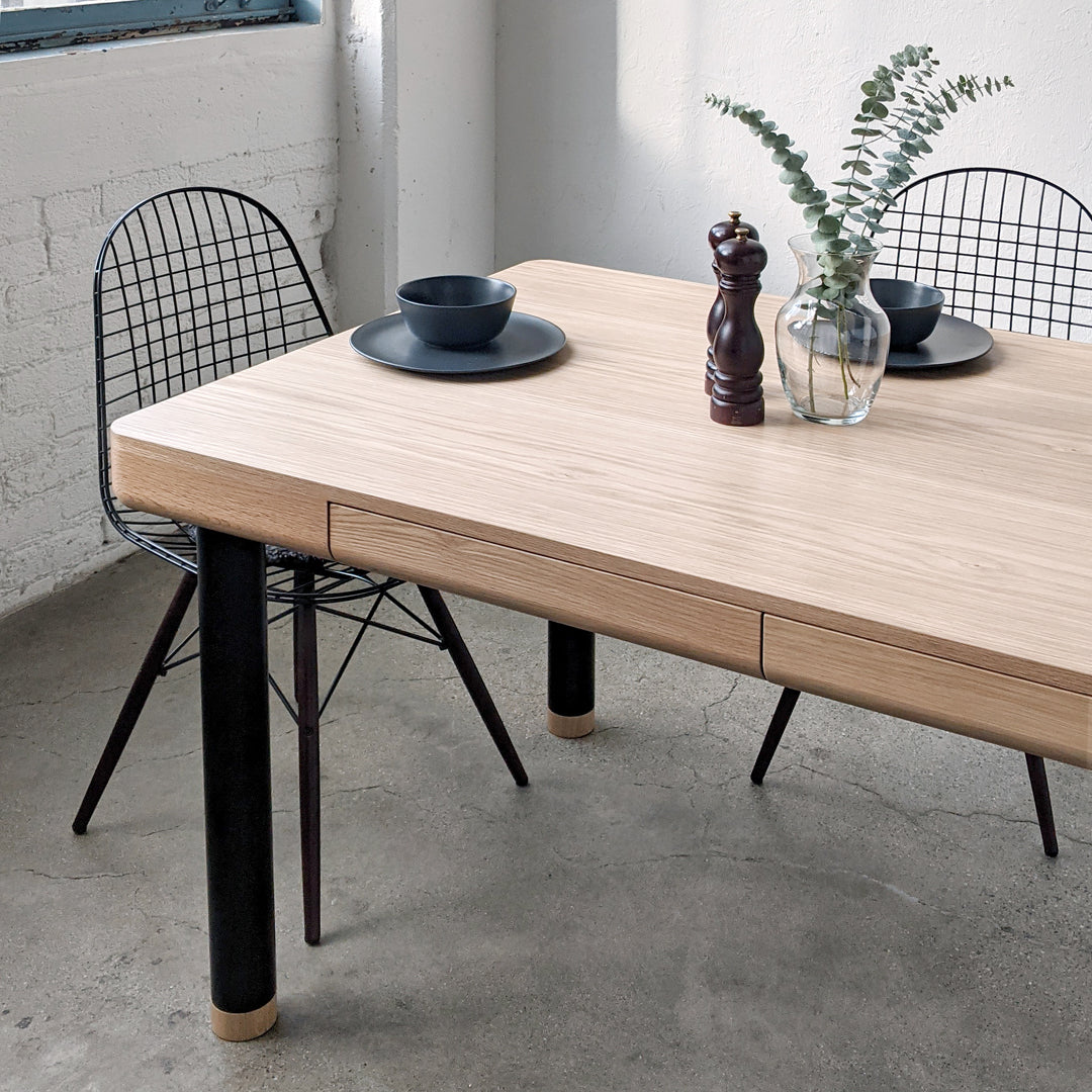 Adjustable-Height Eat-Work Table