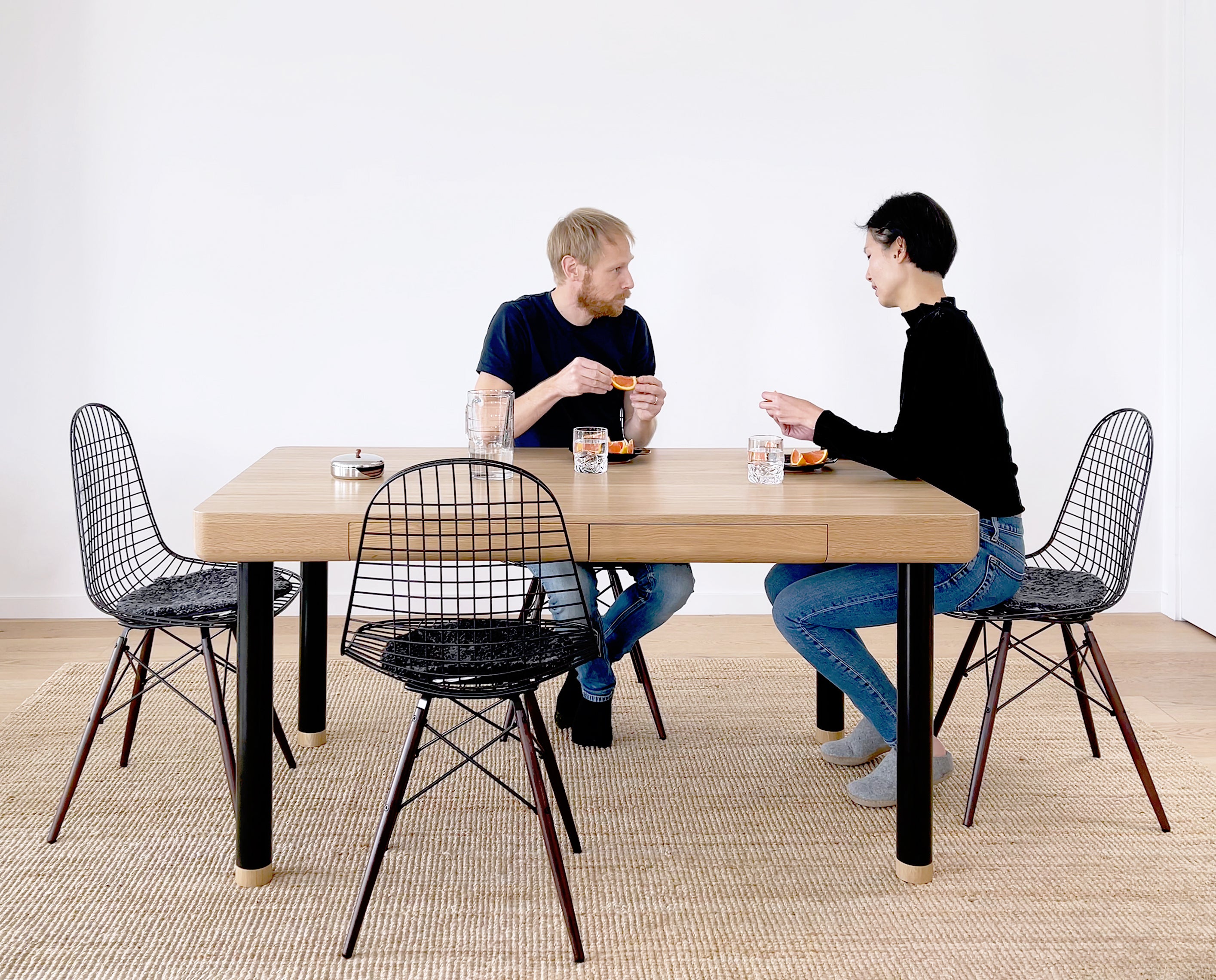 Adjustable-Height Eat-Work Table